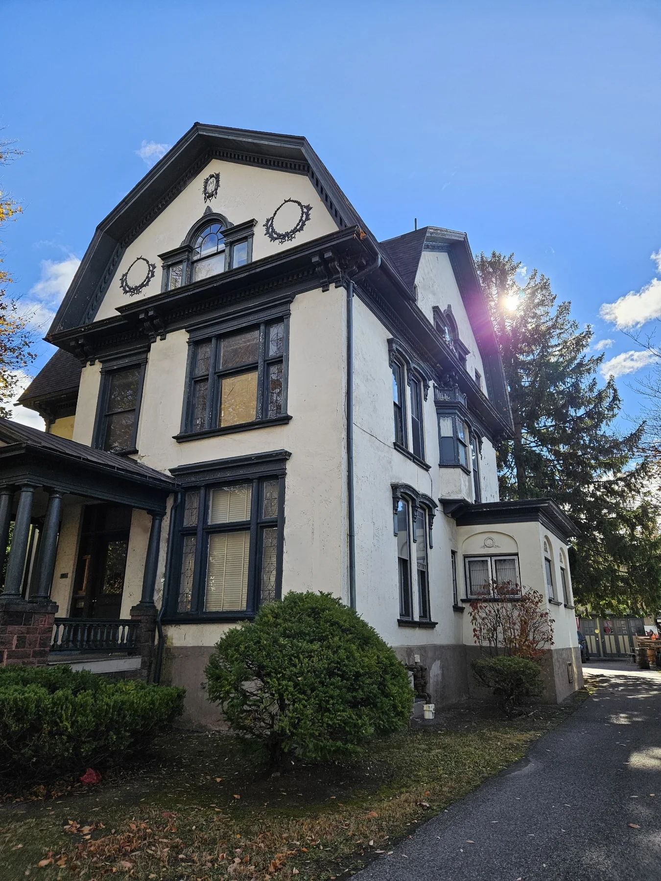 Side view of Fourth Street Apartments